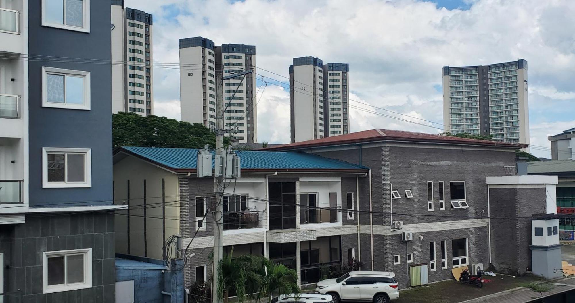 Aston Stay And Villas Mabalacat Kültér fotó